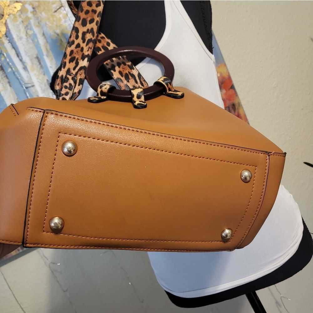 BROWN PURSE - Picture 2 of 5
